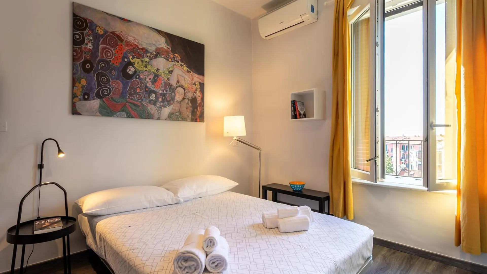 Luna Homes - Studio In Farini Mediolan Apartament