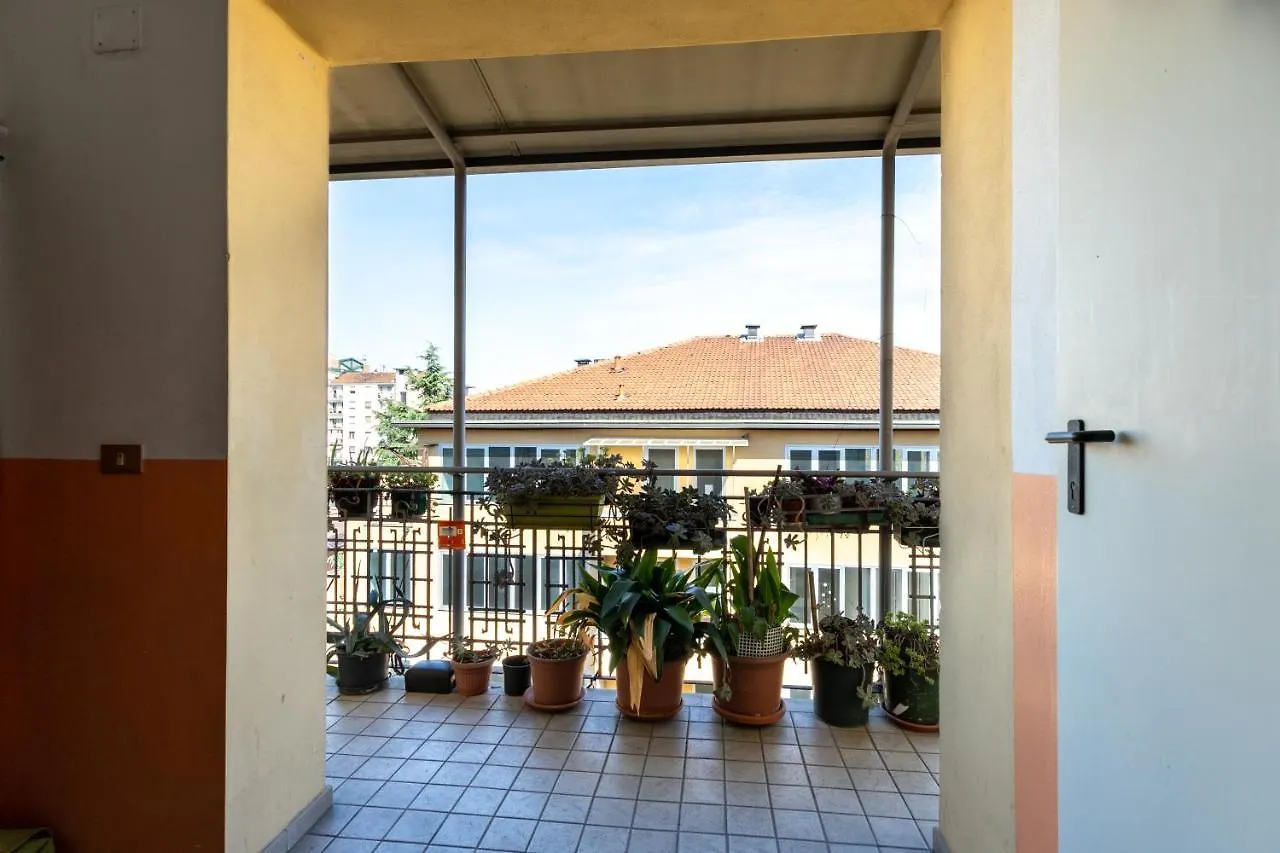 Luna Homes - Studio In Farini Milan