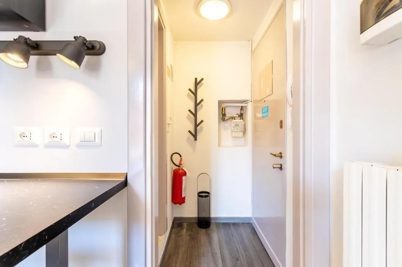 Apartment Luna Homes - Studio In Farini Milan
