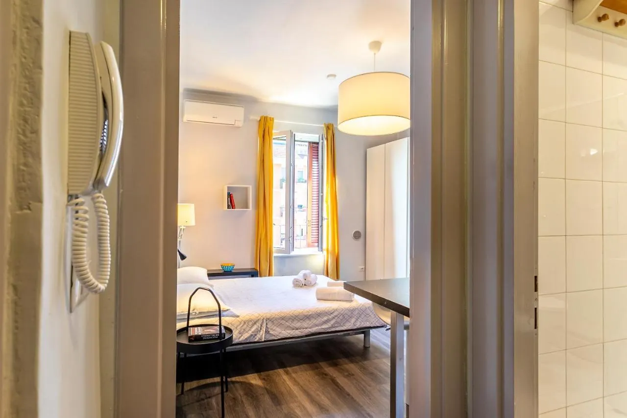 Apartment Luna Homes - Studio In Farini Milan Italy