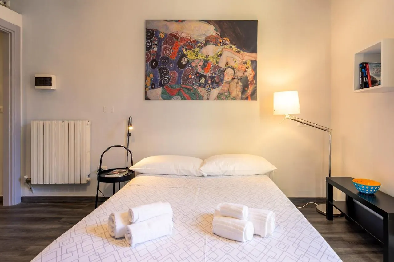 Apartment Luna Homes - Studio In Farini Milan