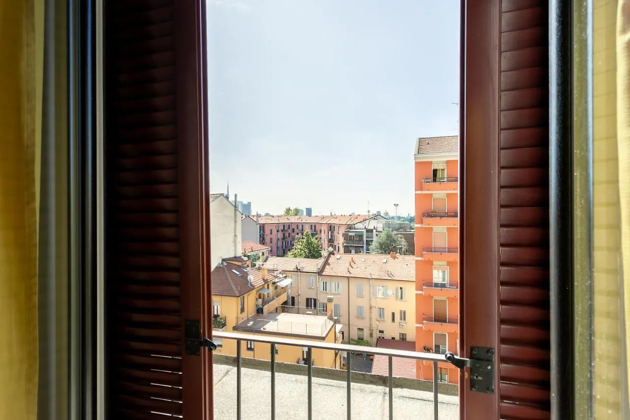 Luna Homes - Studio In Farini Milan Italy