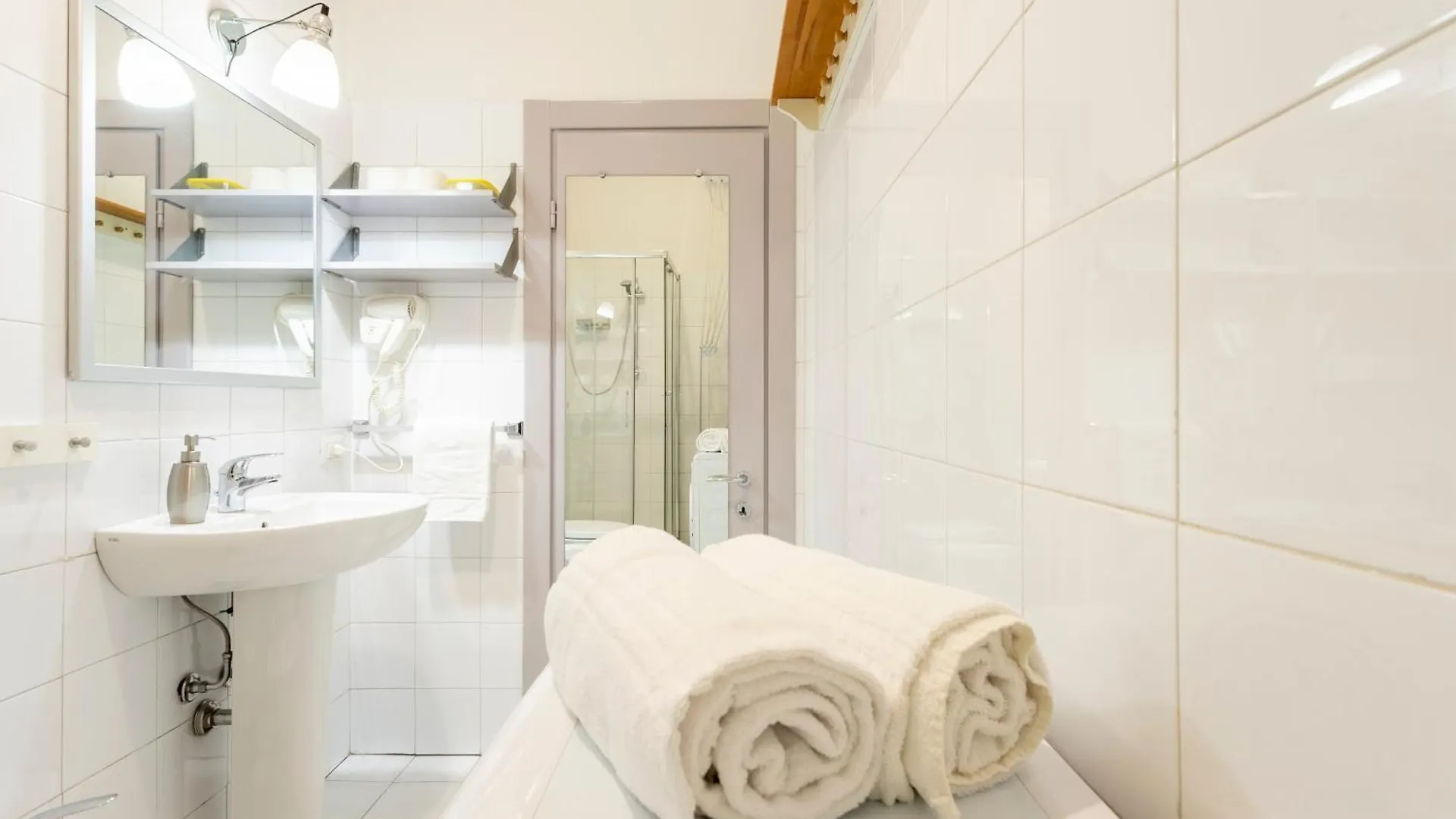 Luna Homes - Studio In Farini Milan Italy